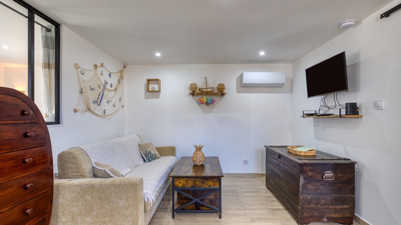 Photo of Livingroom in Puimisson