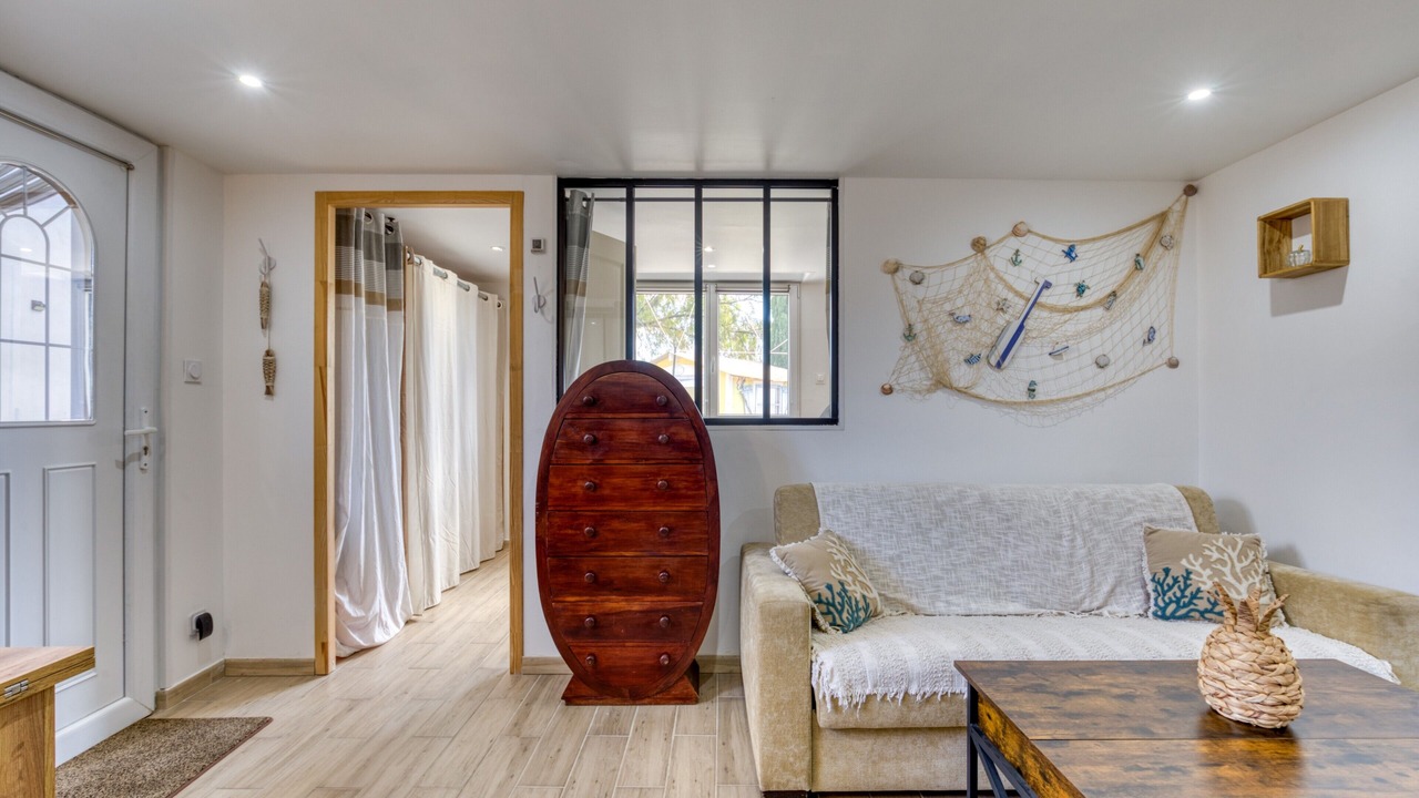 Photo of Livingroom in Puimisson
