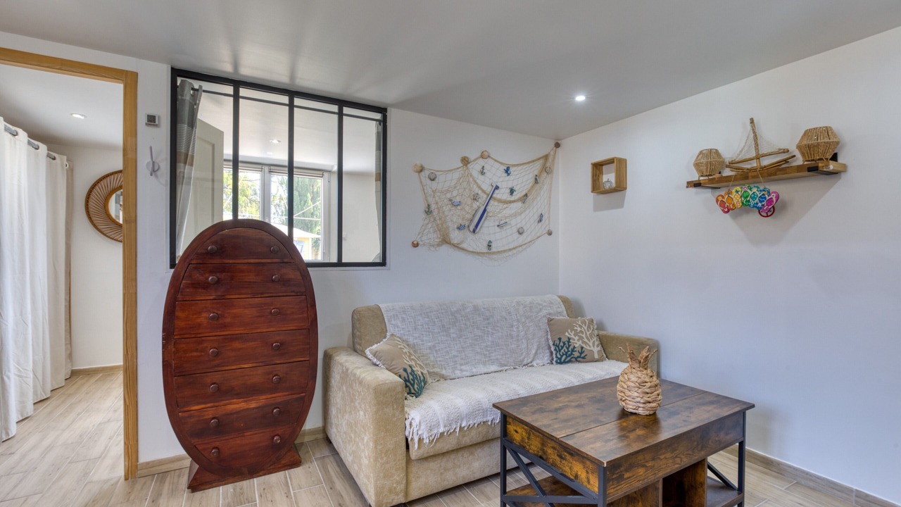 Photo of Livingroom in Puimisson