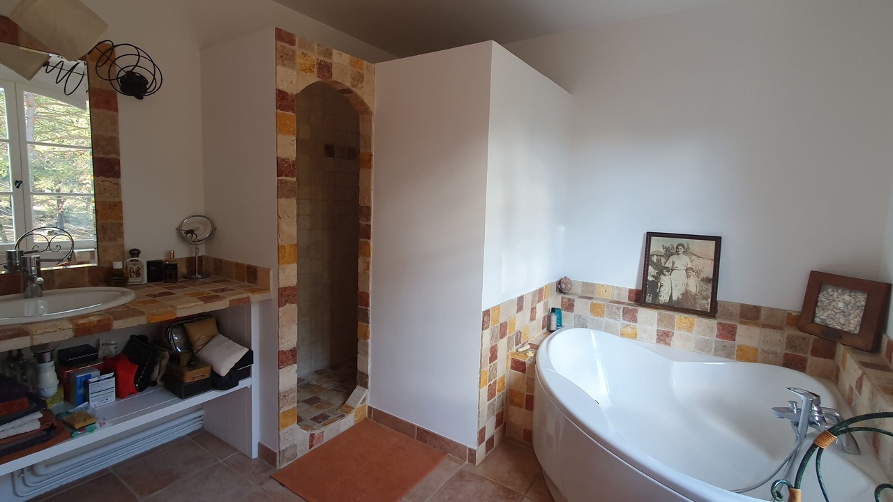 Photo of Bathroom in Tourtour