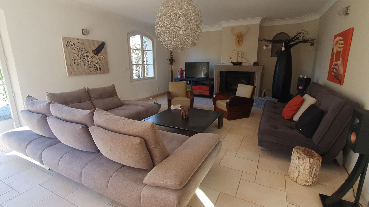 Photo of Livingroom in Tourtour