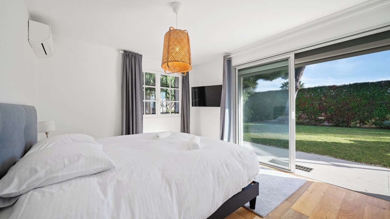 Photo of Bedroom in Cap-d'Antibes