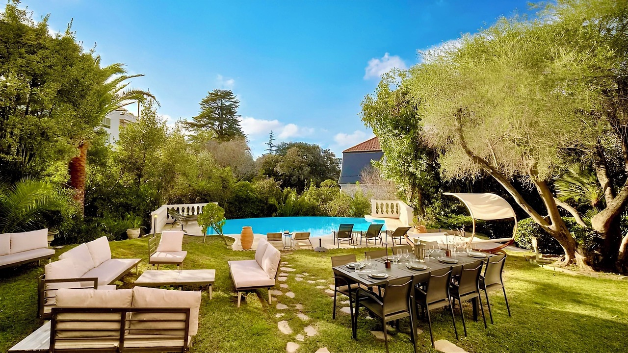 Photo of Outdoor in California - Pezou