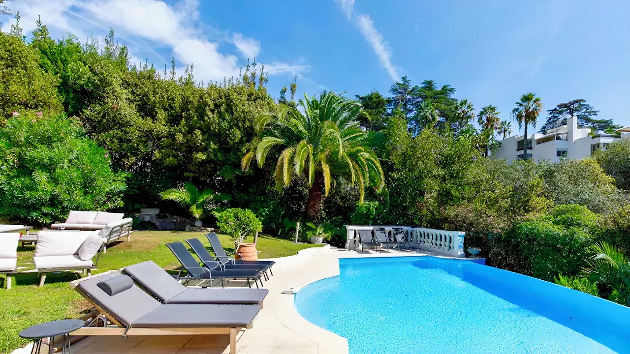 Photo of Outdoor in California - Pezou