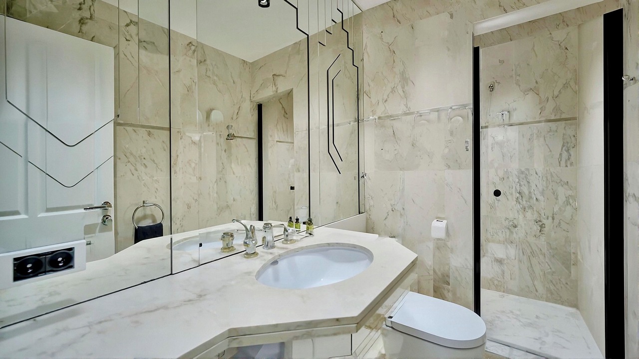 Photo of Bathroom in California - Pezou