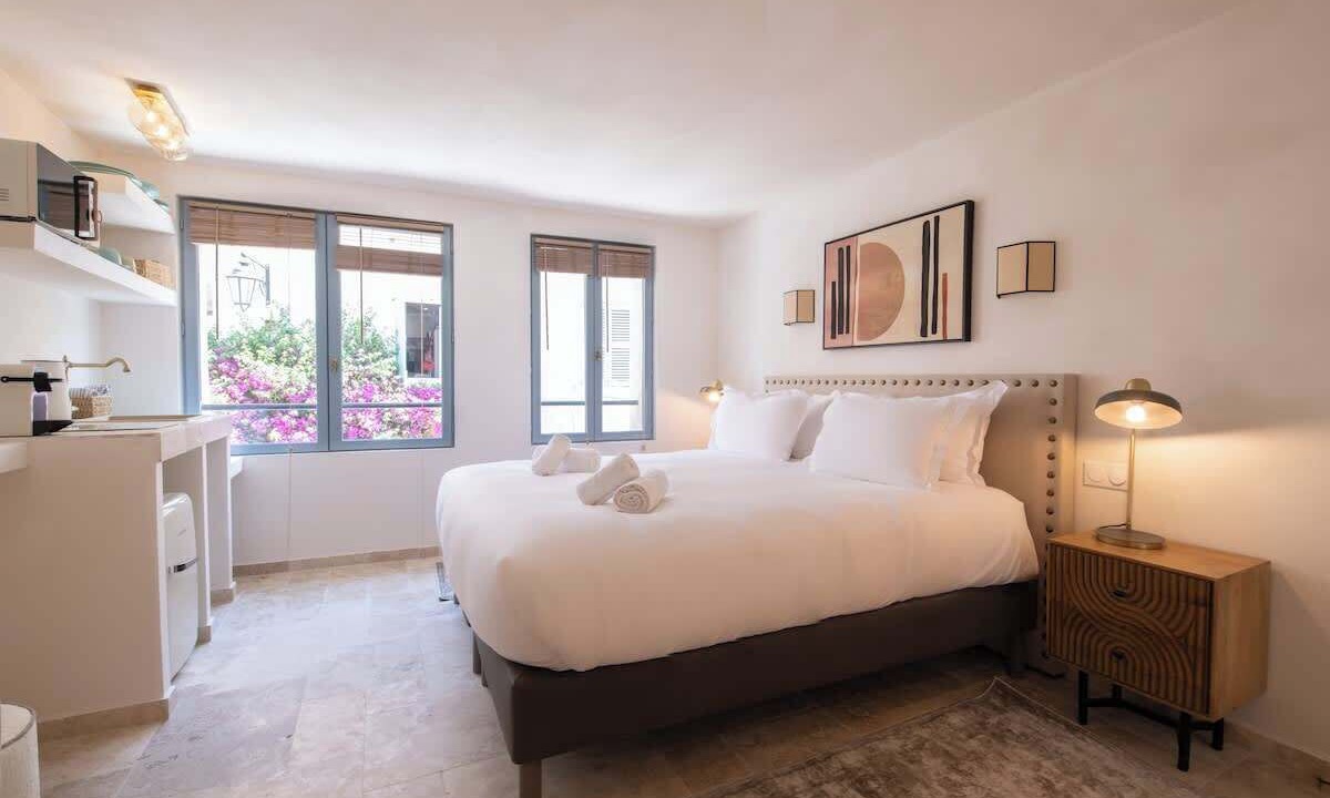 Photo of Bedroom in Saint-Tropez City Centre