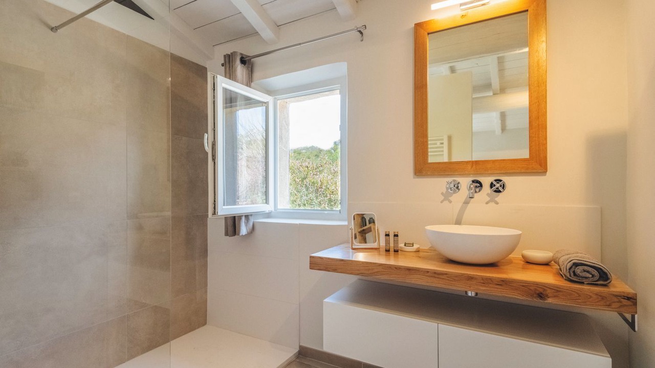 Photo of Bathroom in Maussane-les-Alpilles