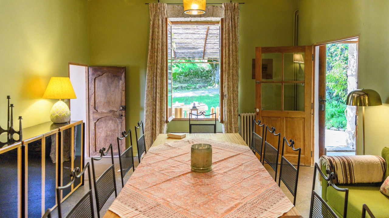 Photo of Livingroom in Apt
