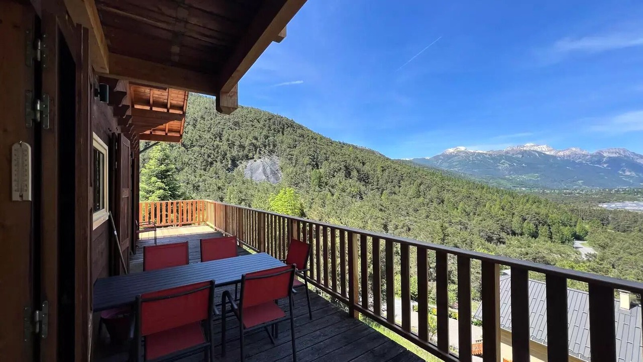 Photo of Outdoor in Enchastrayes