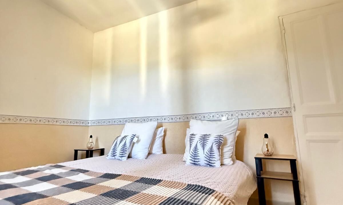 Photo of Bedroom in Roquefort-la-Bedoule