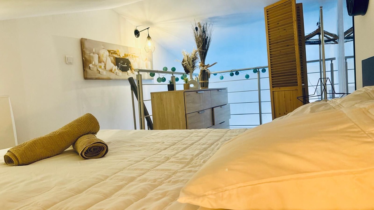 Photo of Bedroom in Saint-Mitre-les-Remparts