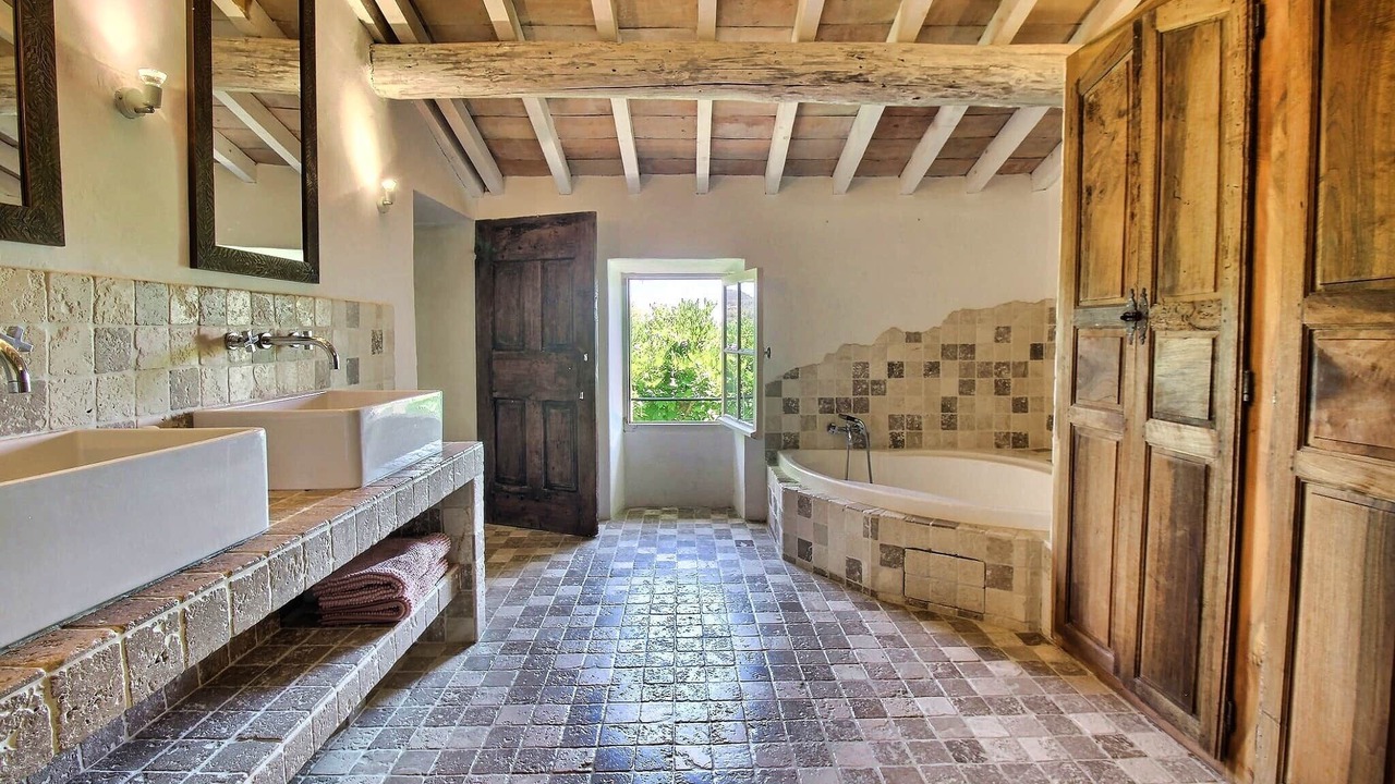 Photo of Bathroom in Cabrieres-dʼAigues