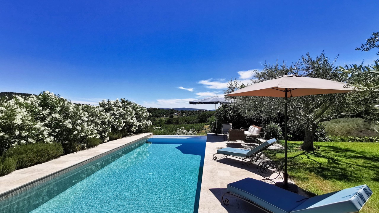 Photo of Outdoor in Cabrieres-dʼAigues