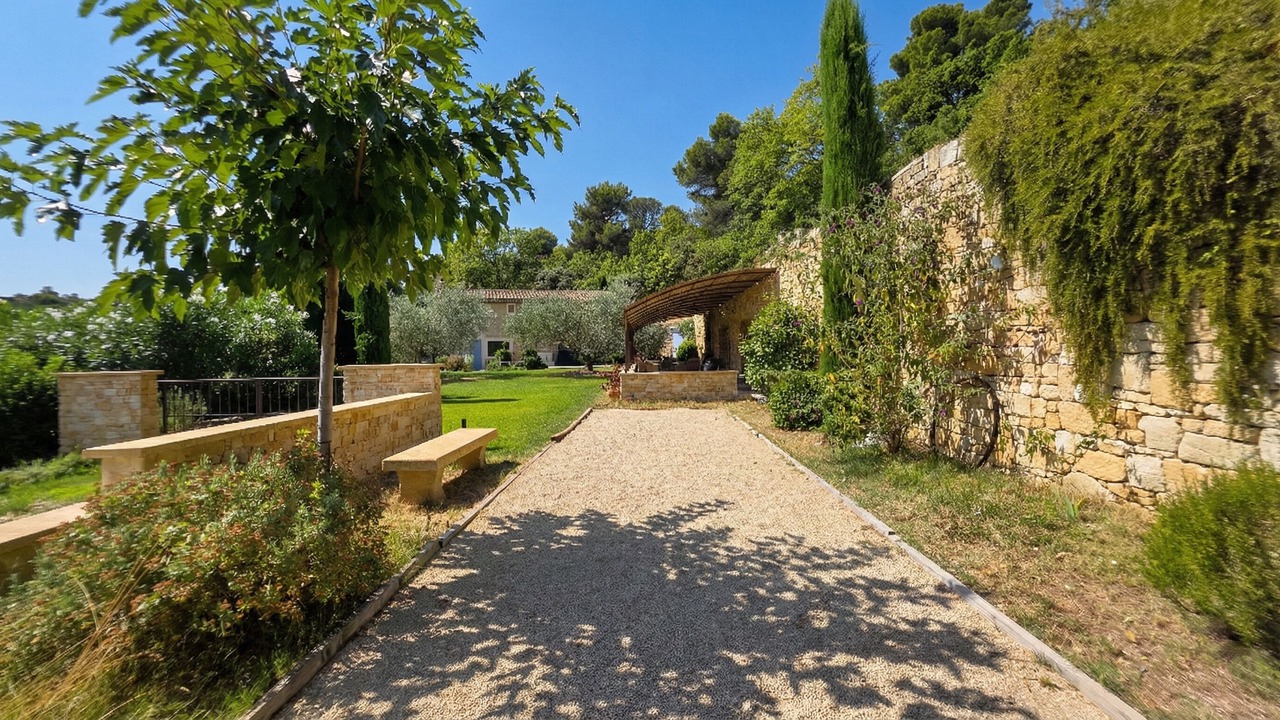 Photo of Outdoor in Cabrieres-dʼAigues