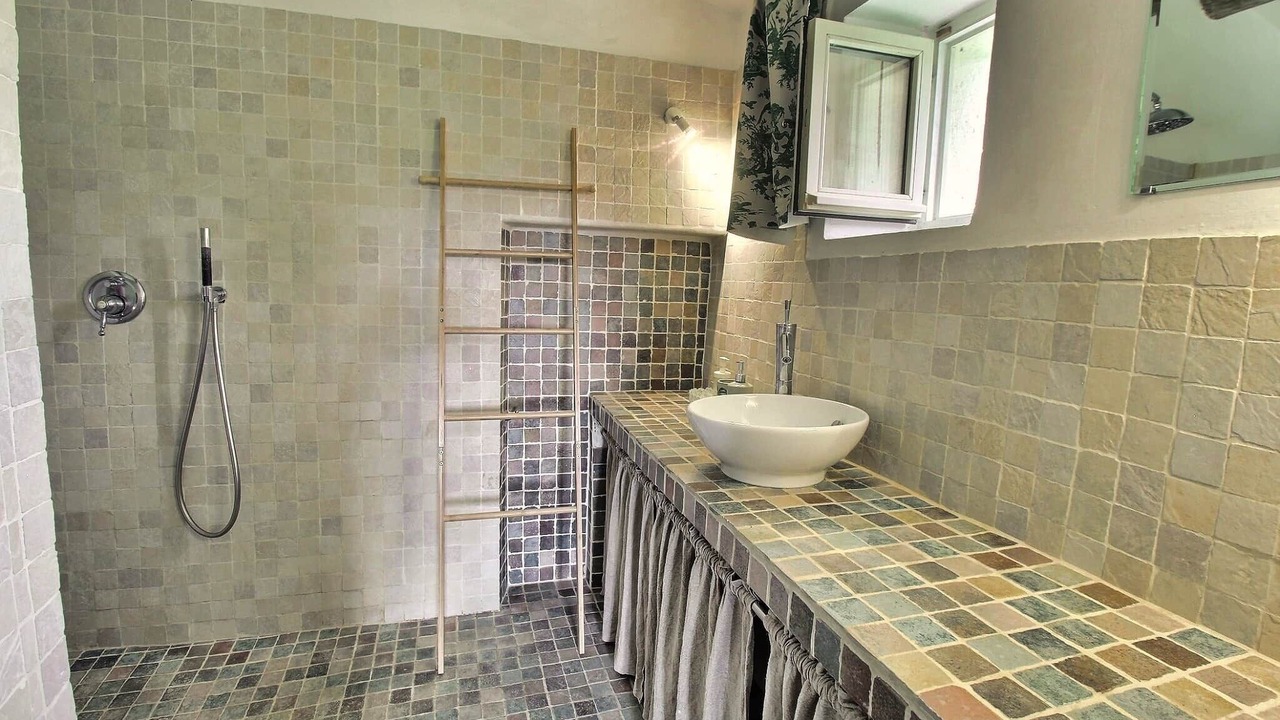 Photo of Bathroom in Cabrieres-dʼAigues