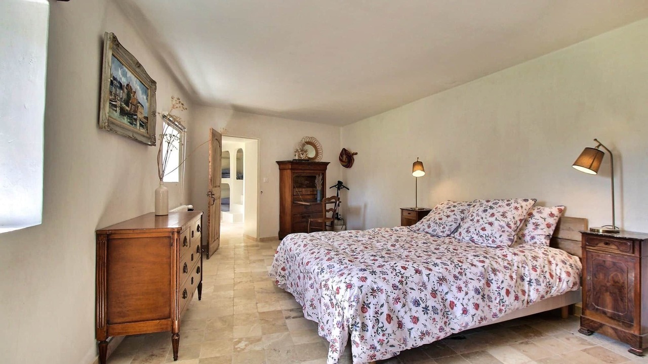 Photo of Bedroom in Cabrieres-dʼAigues