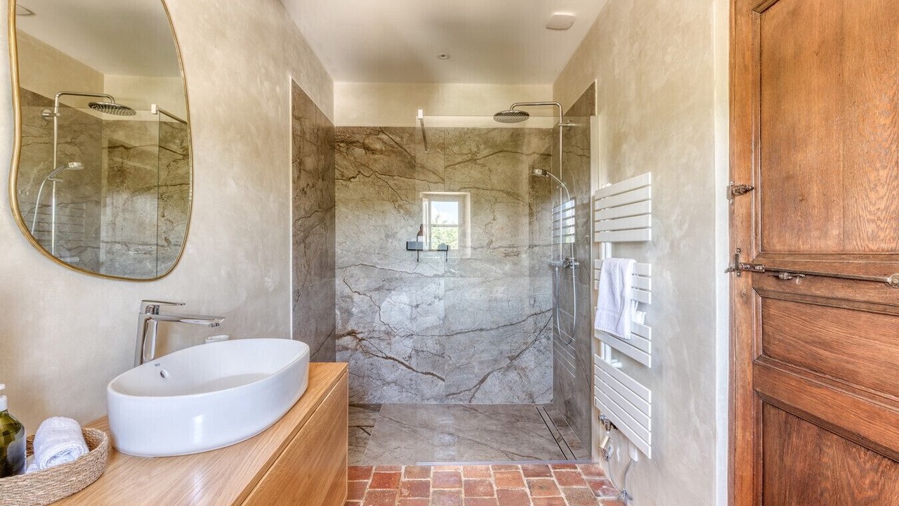 Photo of Bathroom in Saint-Martin-de-Castillon