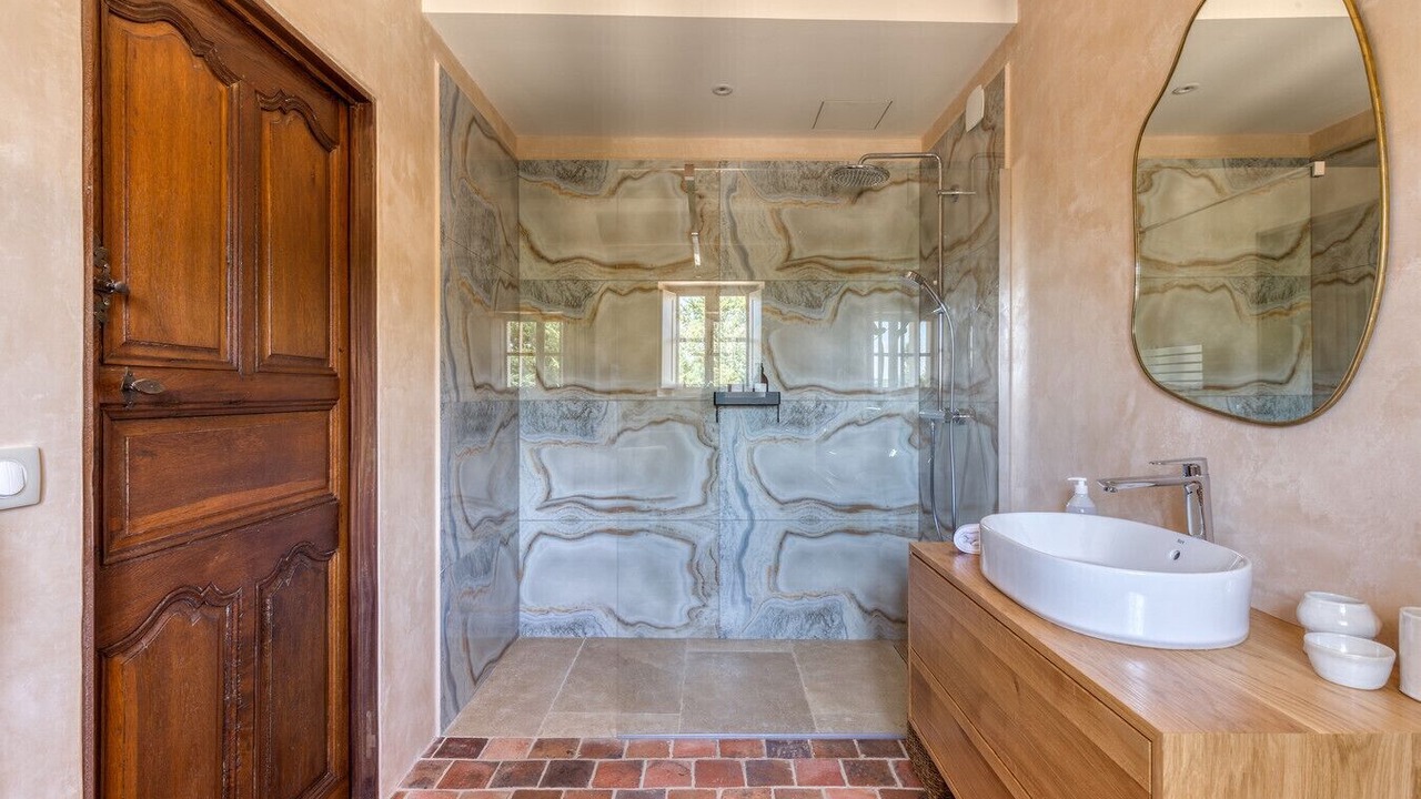 Photo of Bathroom in Saint-Martin-de-Castillon