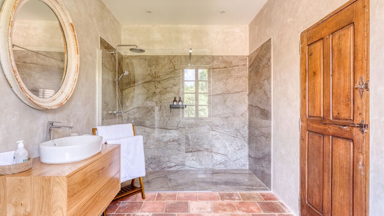 Photo of Bathroom in Saint-Martin-de-Castillon