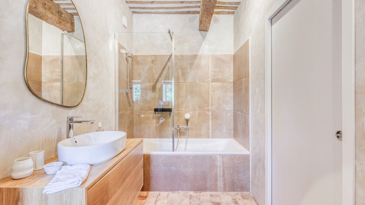Photo of Bathroom in Saint-Martin-de-Castillon