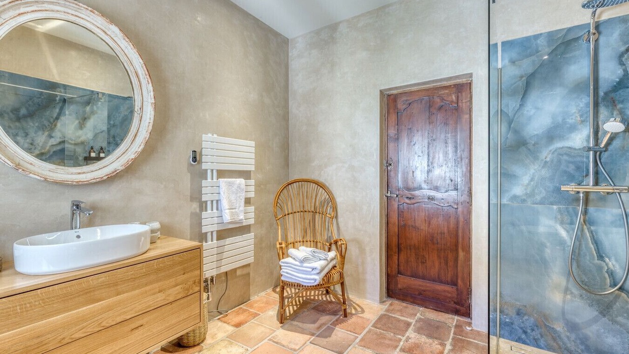 Photo of Bathroom in Saint-Martin-de-Castillon