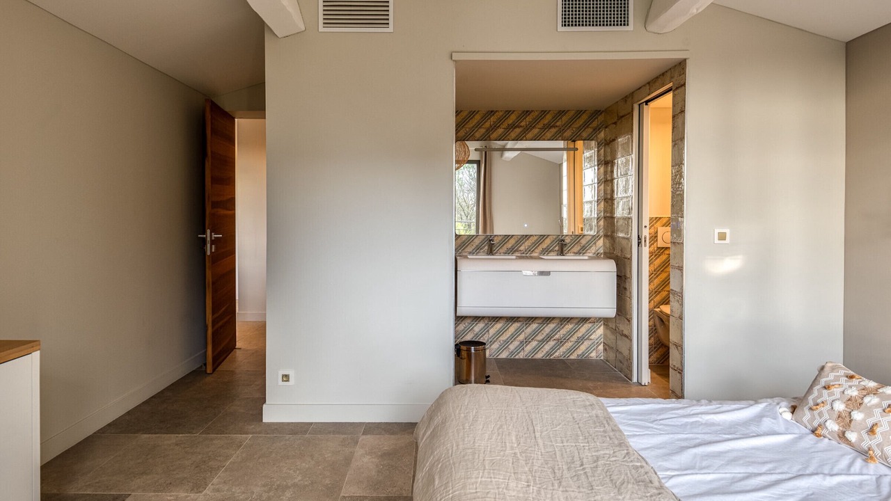Photo of Bedroom in Maussane
