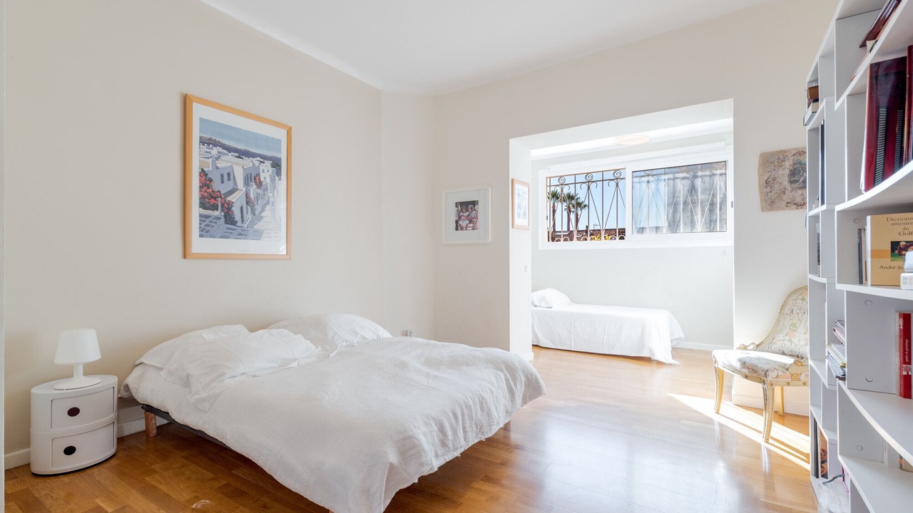 Photo of Bedroom in California - Pezou