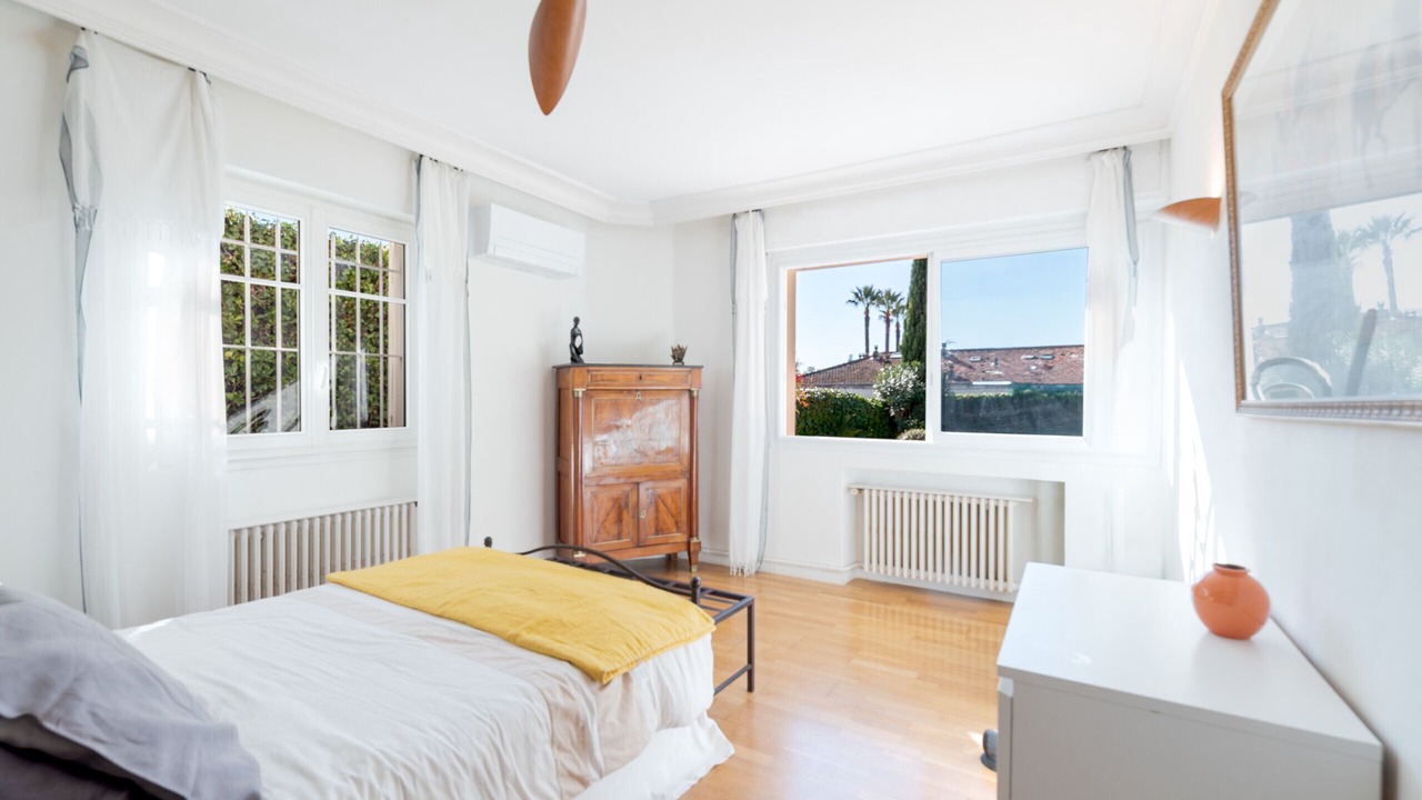 Photo of Bedroom in California - Pezou