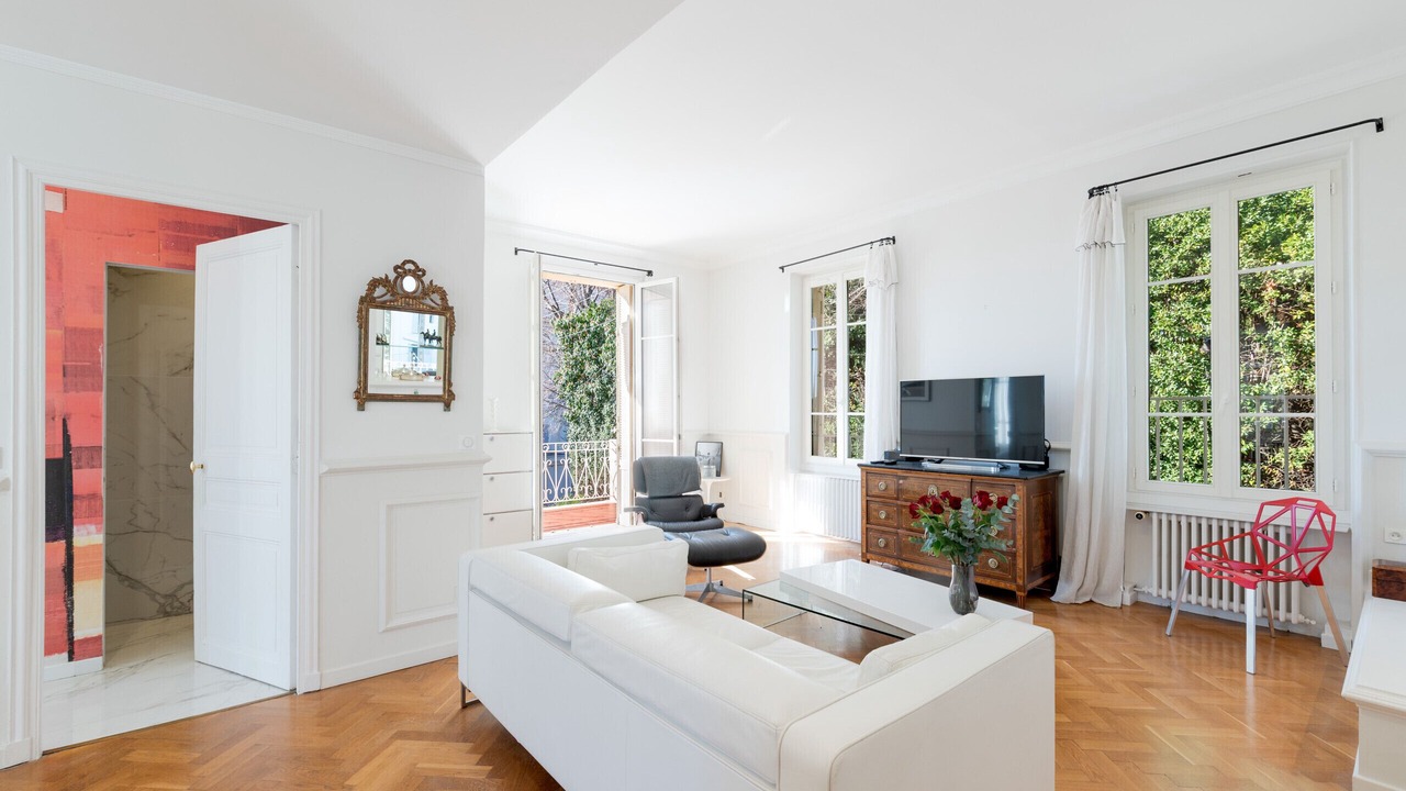 Photo of Livingroom in California - Pezou