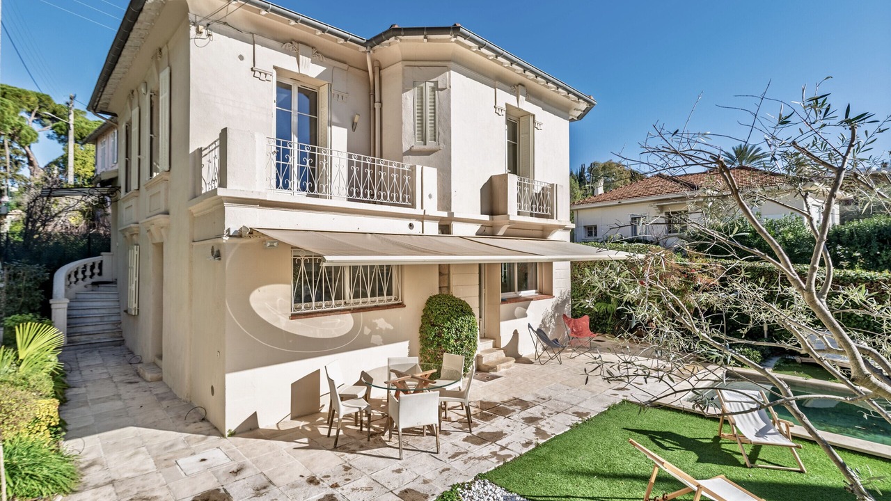 Photo of Outdoor in California - Pezou