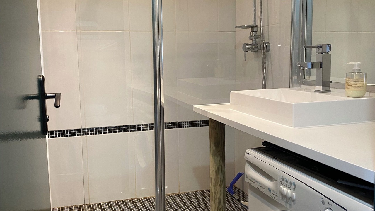 Photo of Bathroom in Enchastrayes
