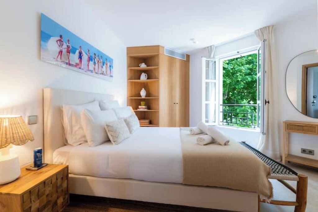 Photo of Bedroom in Saint-Tropez City Centre