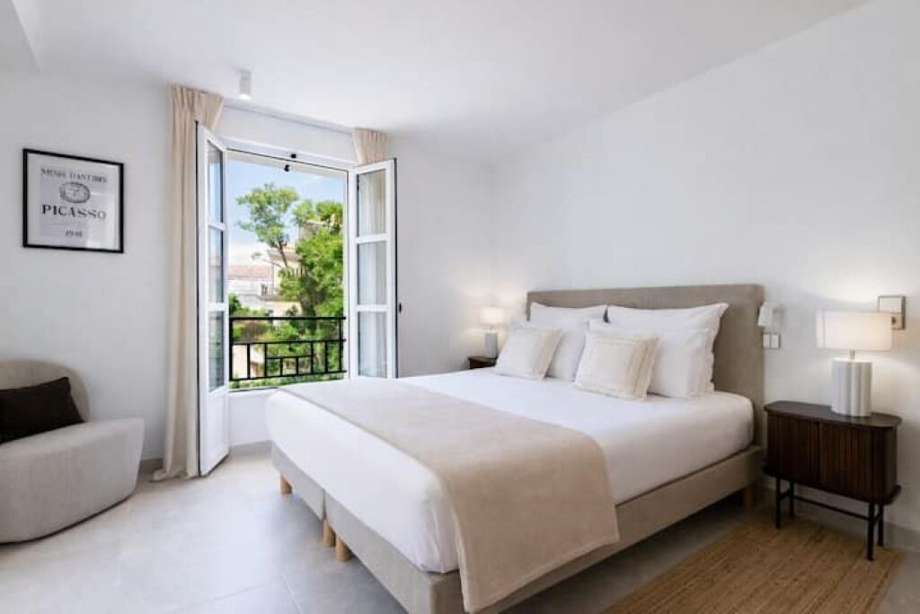Photo of Bedroom in Saint-Tropez City Centre