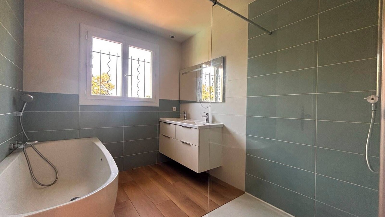 Photo of Bathroom in Castries