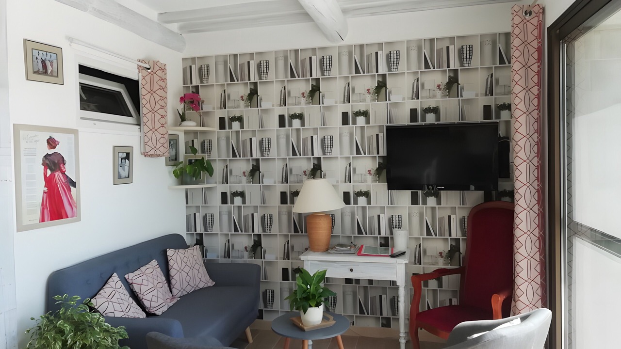 Photo of Livingroom in Mouries
