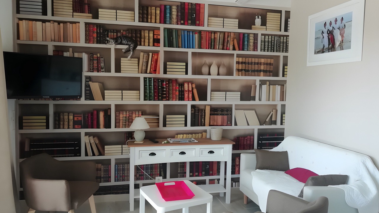 Photo of Livingroom in Mouries