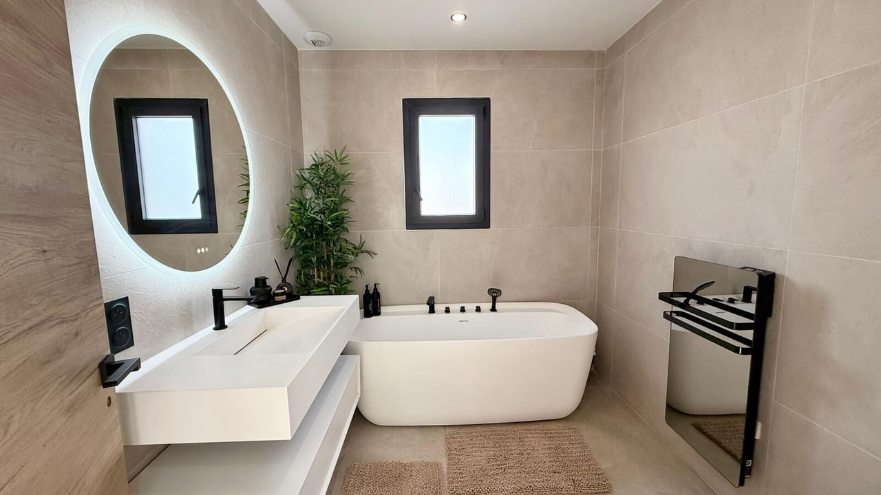 Photo of Bathroom in Villetelle