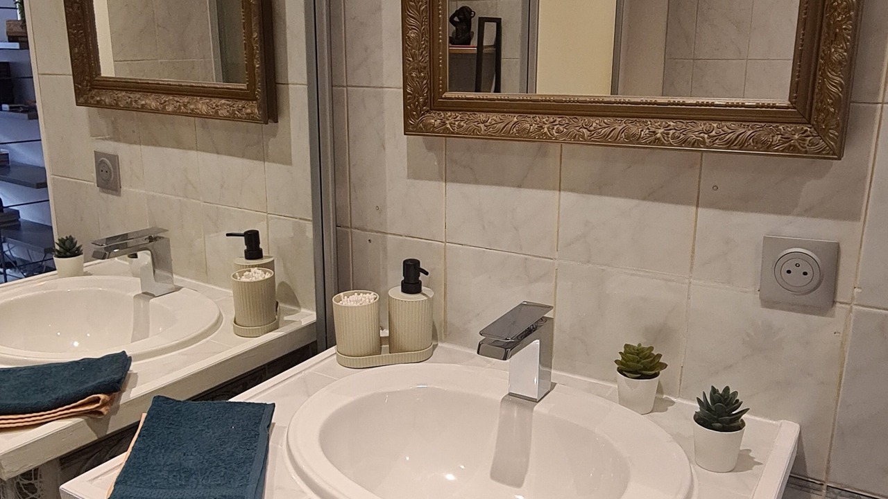 Photo of Bathroom in Liberation
