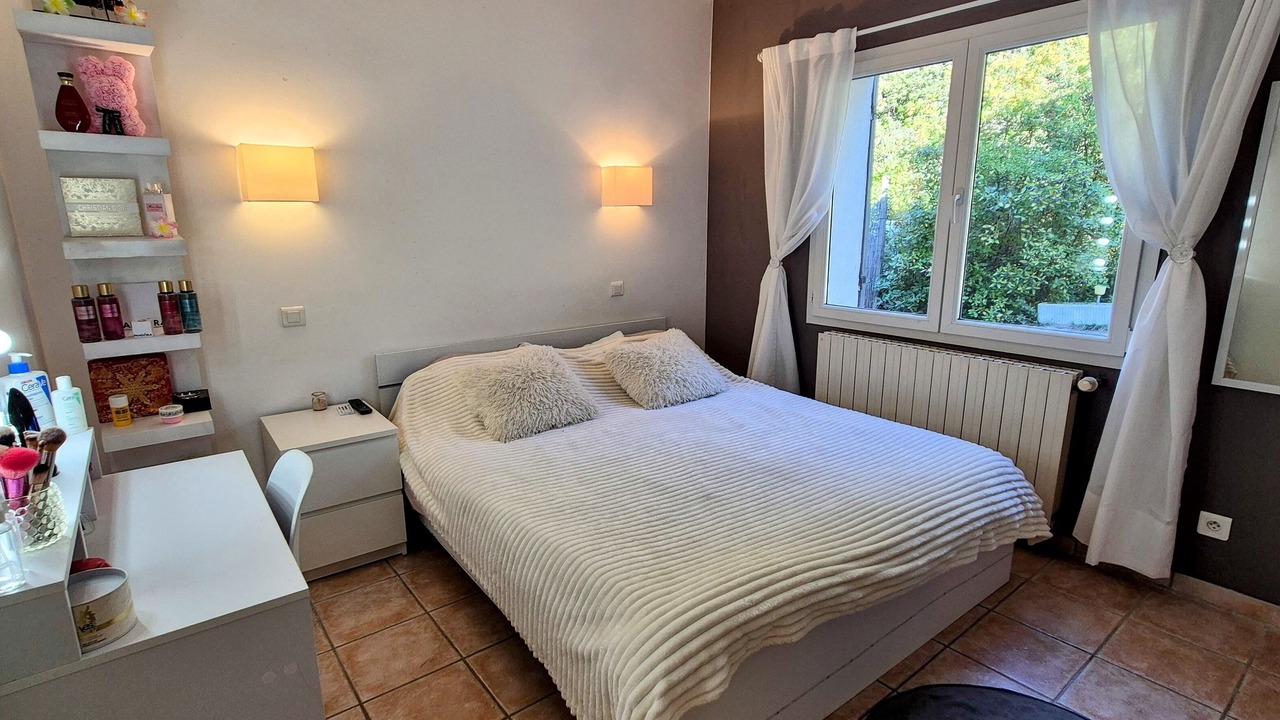 Photo of Bedroom in Lambesc