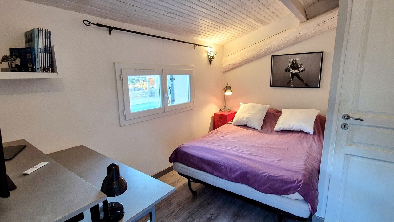 Photo of Bedroom in Lambesc