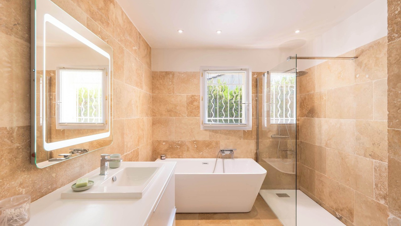 Photo of Bathroom in Noves