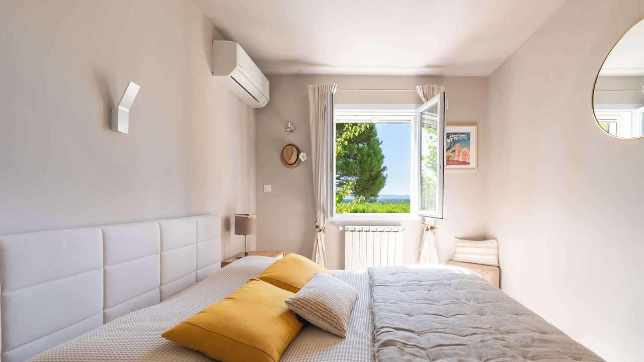 Photo of Bedroom in Noves