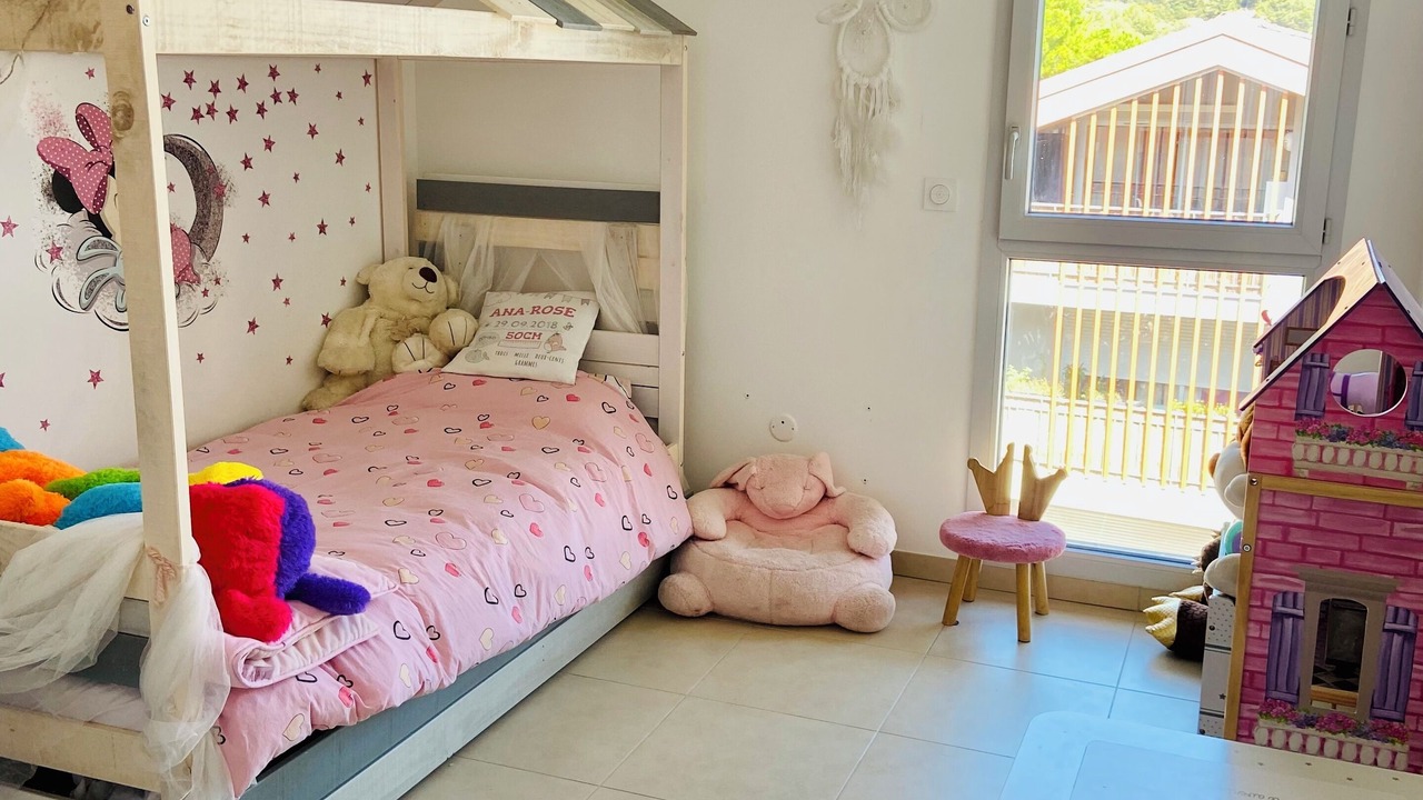 Photo of Bedroom in 12th Arrondissement