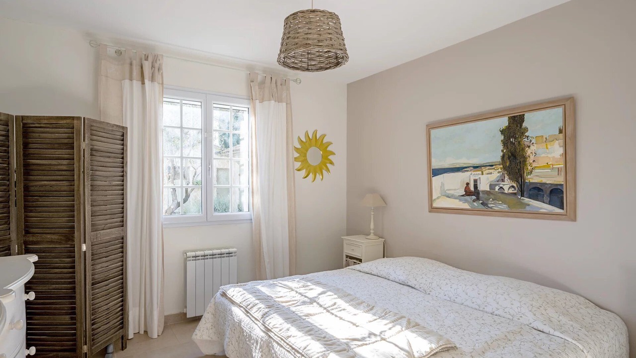 Photo of Bedroom in Orgon