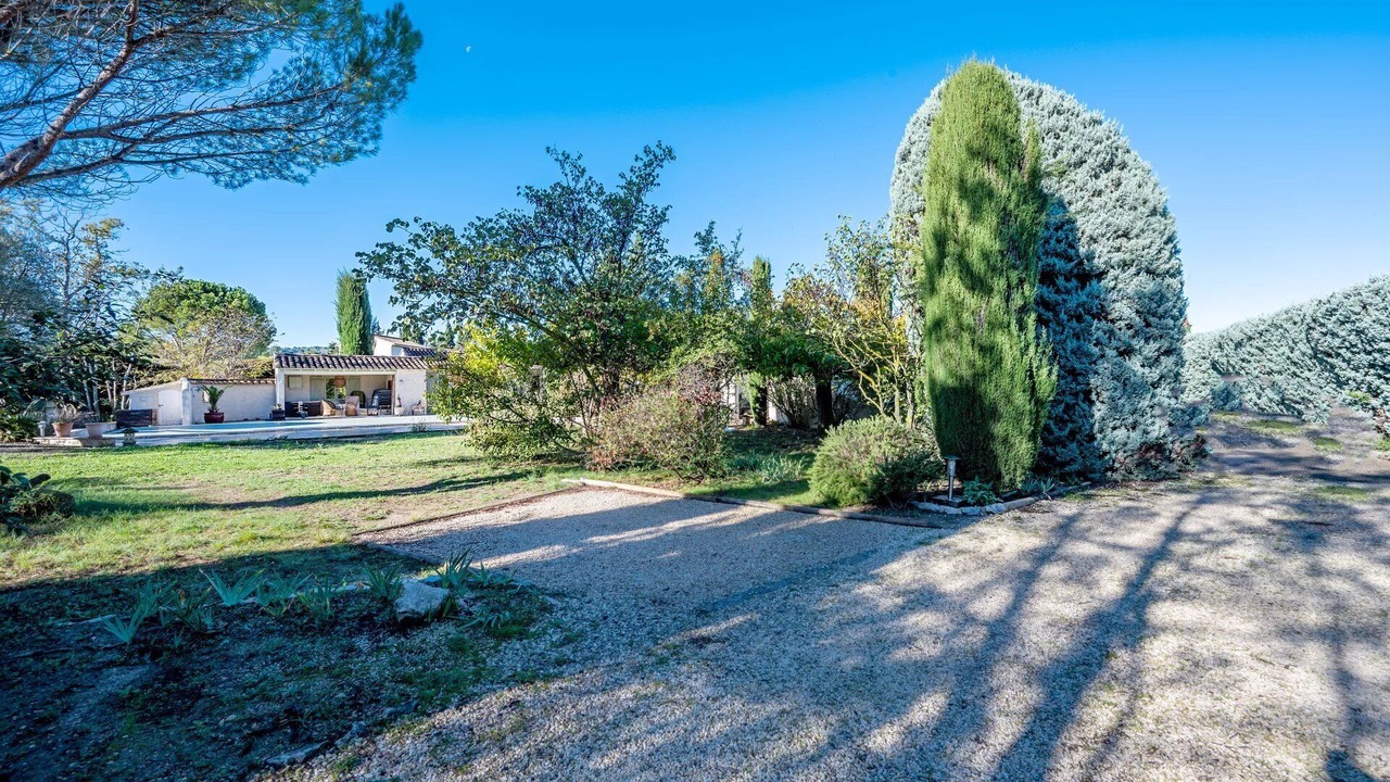 Photo of Outdoor in Orgon