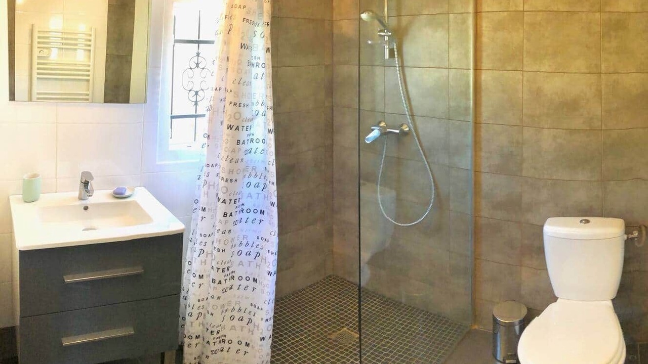 Photo of Bathroom in Esparron-de-Verdon