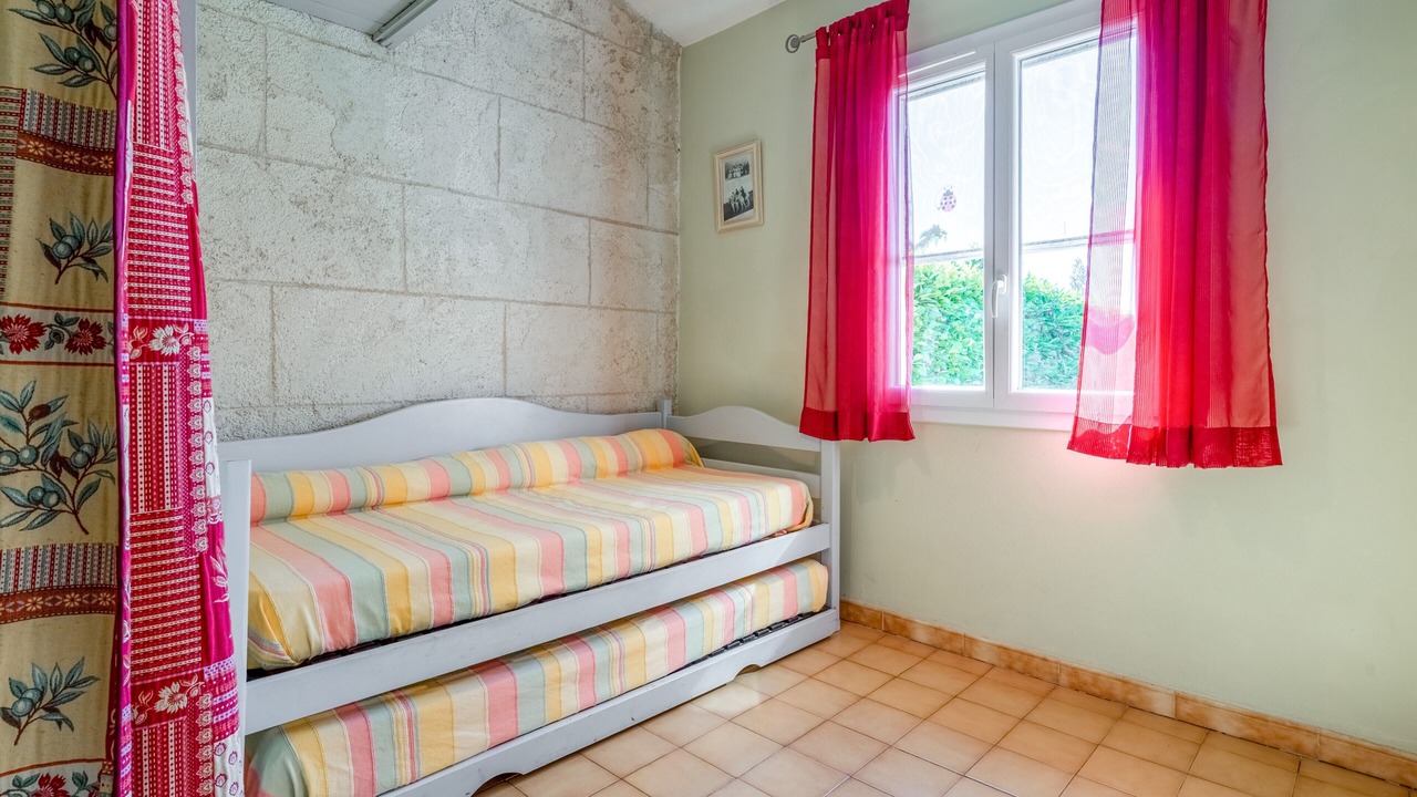 Photo of Bedroom in Raphele-les-Arles