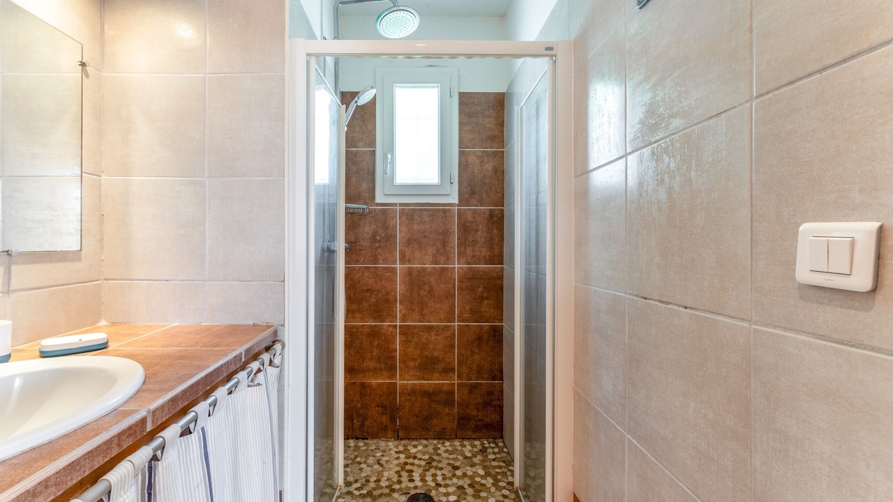 Photo of Bathroom in Raphele-les-Arles
