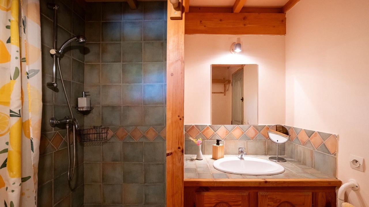 Photo of Bathroom in Saint-Etienne-les-Orgues