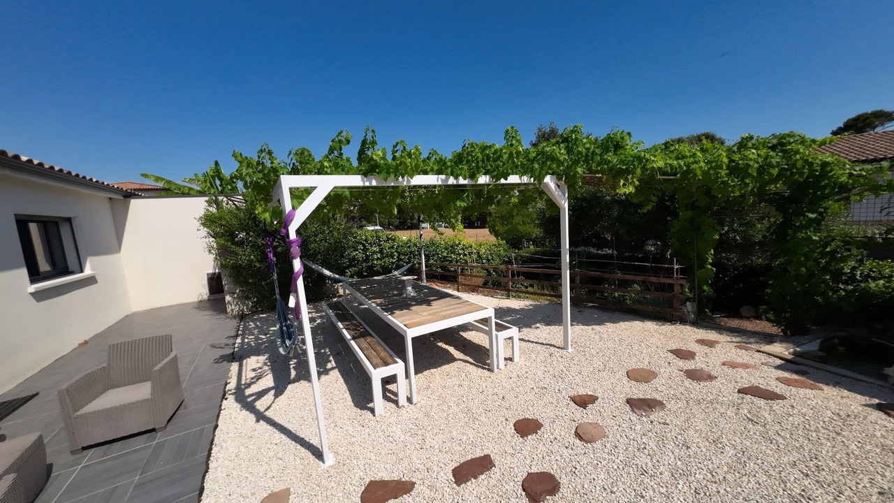 Photo of Patio Balcony in Saint-Paul-et-Valmalle